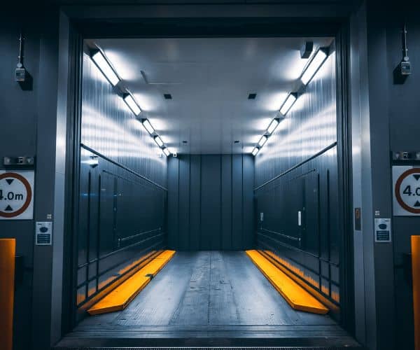 Gorgeous A Freight Elevator Has A Weight Limit Of 2 Tons Design Concept Gorgeous A Freight Elevator Has A Weight Limit Of 2 Tons Design Concept